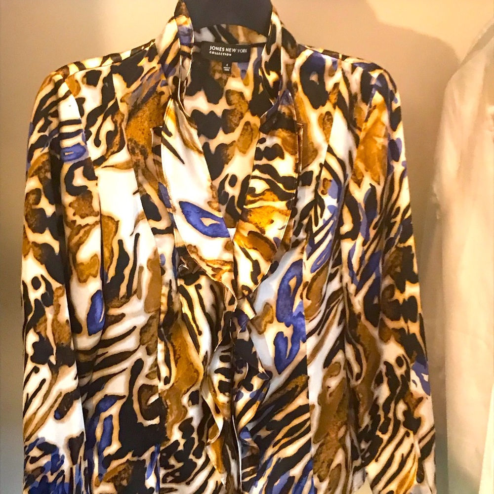 USED Size 4 Jones New York leopard print, satiny button down blouse.